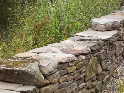 20+ Dry Stack Stone Wall Ideas – HomeDecorish