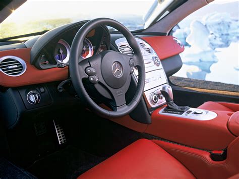 MERCEDES-BENZ SLR MCLAREN - mercedes-benz-slr-mclaren_interior_0.jpg