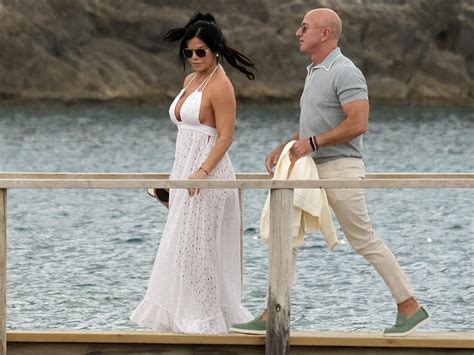 Lauren Sanchez Says Her Fiancé Jeff Bezos Is A 'Monster' At The Gym ...