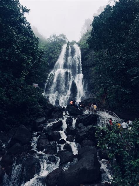 Amboli Ghat Waterfall editorial photo. Image of iphone - 112725621