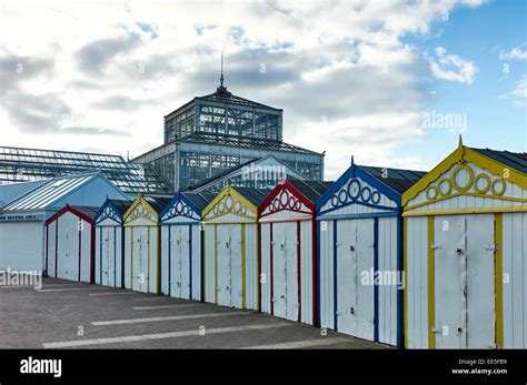 Beach huts at Great Yarmouth Stock Photo - Alamy