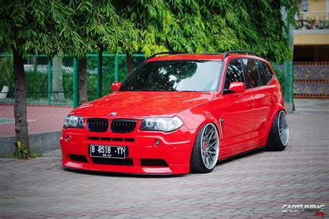 Stanced BMW X3 E83