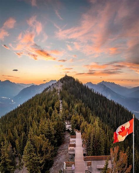 Tour Canada 🇨🇦’s Instagram profile post: “The summit of Sulphur ...