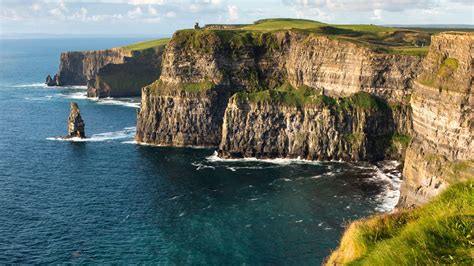 Cliffs of Moher & Wild Atlantic Way Tour from Galway City