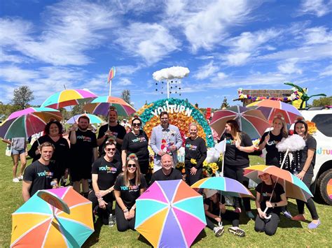 Toowoomba Carnival of Flowers – The Float the Community Built - Youturn