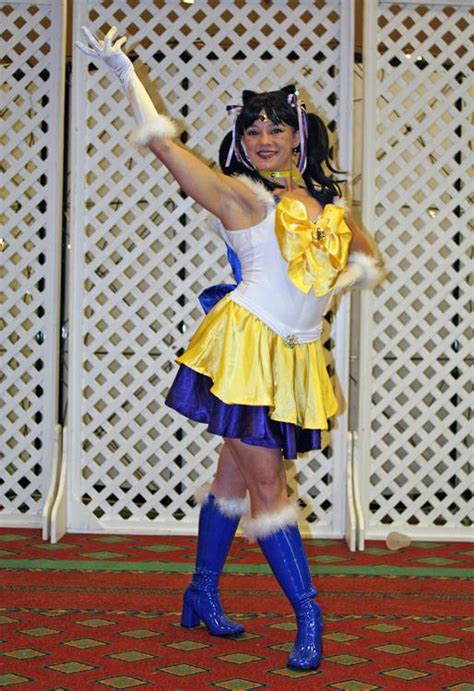 Sailor Moon Luna Cosplay