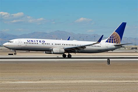 United Airlines Fleet Boeing 737-900 Details and Pictures