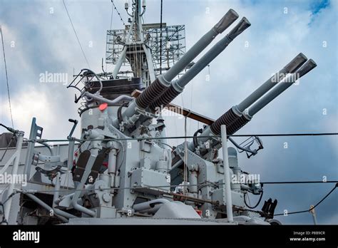 40mm Bofors anti-aircraft guns on the USS Casin Young - a WWII ...