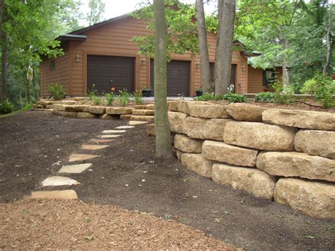 12 Backyard Boulder Retaining Wall Design - DHOMISH