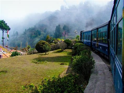 Darjeeling Himalayan Railway - History, Location & Key Facts 2024 - Viator