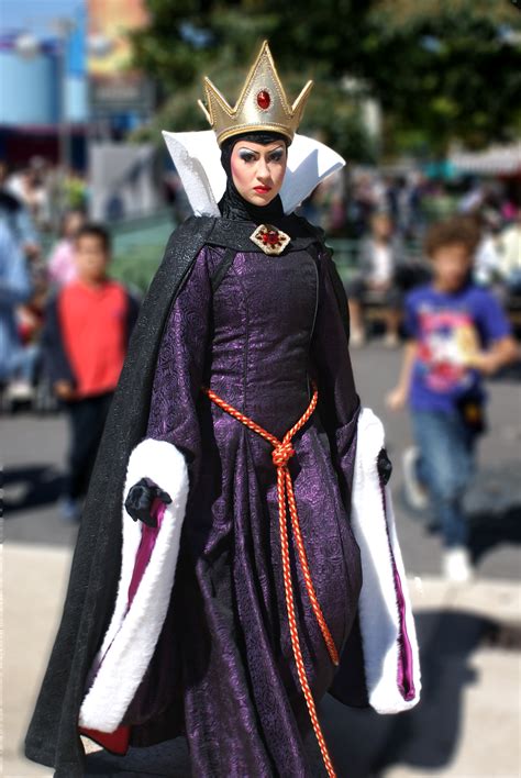 The Evil Queen by ThatDisneyLover on deviantART | Disney villain ...