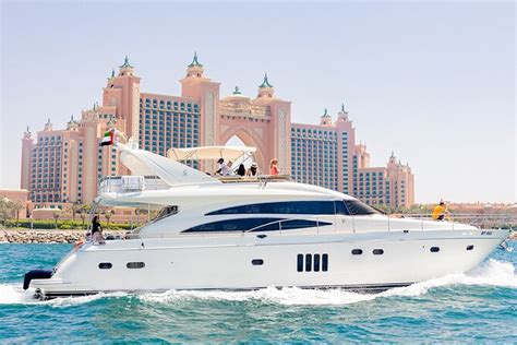 Dubai Luxury Yacht Tour with Live BBQ & Drinks 2024