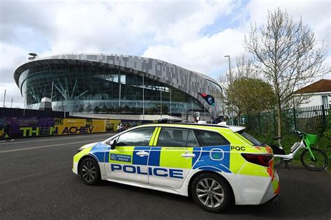 UK police officers tickled by bird’s convincing imitation of police ...