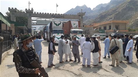 Key Pakistan-Afghanistan border crossing remains closed for 2nd day