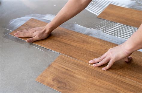 How to Determin Which Direction Install Vinyl Plank Flooring?