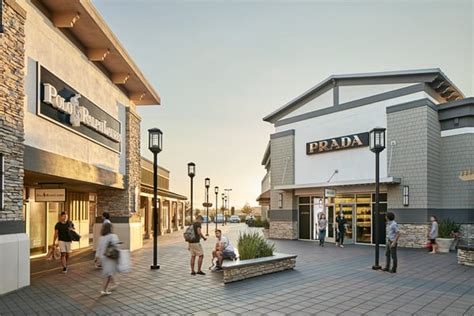 HEY DUDE SAN FRANCISCO PREMIUM OUTLETS - Updated May 2024 - 1133 Photos ...