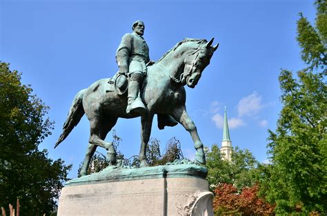 Robert E Lee Statue, Charlottesville. | Mark Whittle | Flickr