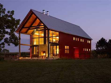 What Are Pole Barn Homes & How Can I Build One?