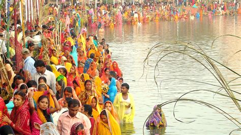 Chhath Puja 2017: Date,History,Chhath Puja Katha,Rituals &Traditions