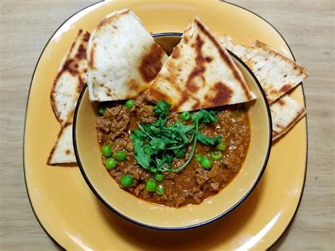 Indian Beef Curry With Peas And Buttery Naan - Chef Part-Time