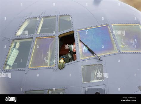 Cockpit Lockheed C 130 Hercules Stock Photo - Alamy