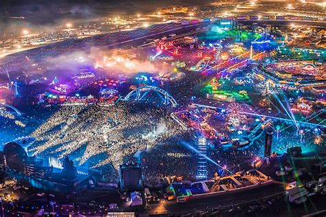 EDC Las Vegas moves to May in 2018, adds camping + more | OZ EDM ...