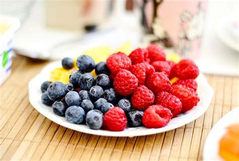 | 7 Recipes to Make With Fresh Berries for the Ultimate Spring and ...