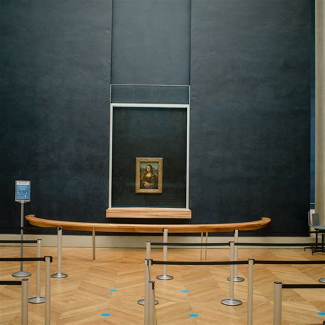 Inside Louvre Museum Mona Lisa