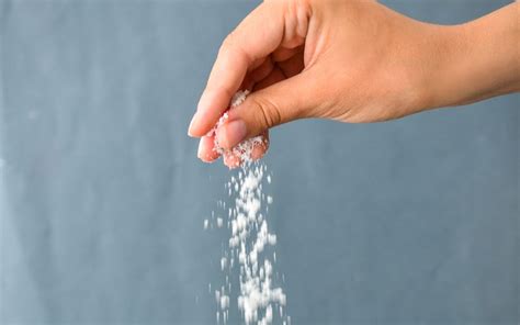 hand-sprinkle-salt - The Salt Association