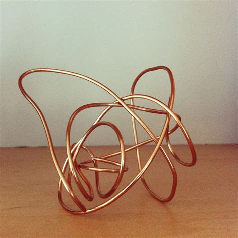 THE SPECIALISTA: make - really easy wire sculpture