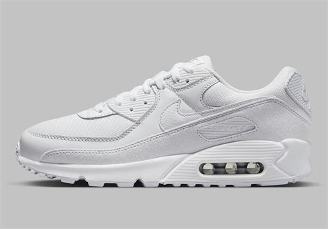 Mang phong cách phóng khoáng cùng White Nike Air Max - Click ngay để ...