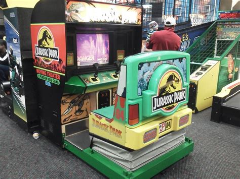 Chuck e cheese, Jurassic park, Arcade