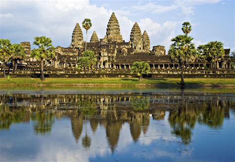 Angkor Wat - Temple in Angkor Archaeological Park - Thousand Wonders