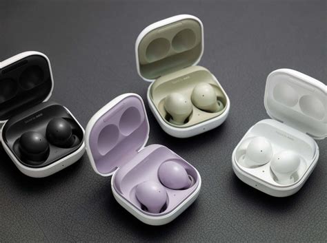 Samsung's new $150 earbuds have noise canceling and fun colors