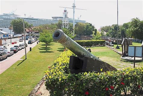 Discovery of twin cannons at Fort Cornwallis stirs interest | The Star