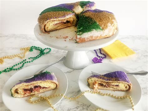 Southern Mom Loves: Mardi Gras King Cake With Blackberry Cream Cheese ...