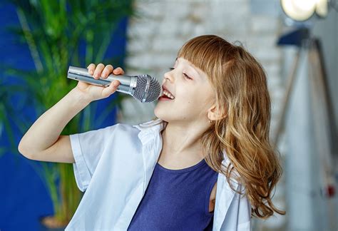 Learn About The Best 5 Benefits Of Singing With Your Child! | SLECK