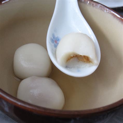 Glutinous rice dumplings (Tang Yuan)