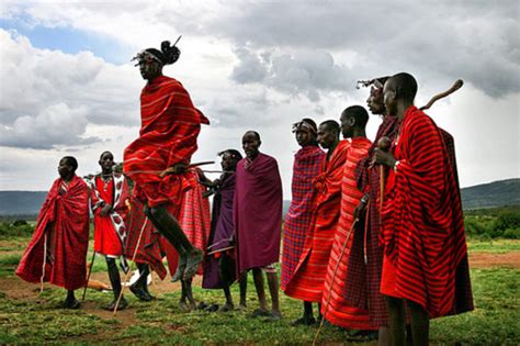 National dress of Kenya – easy, bright and heavily decorated clothing ...