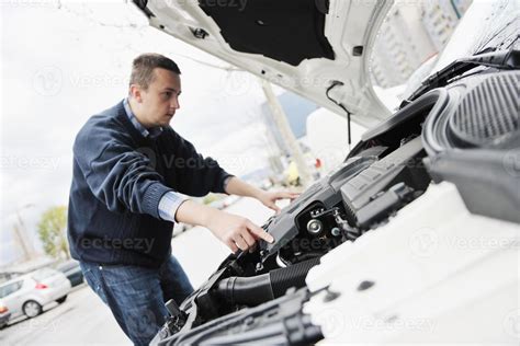 man car repair 11010866 Stock Photo at Vecteezy