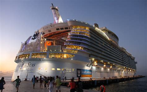 Allure of the Seas Cruise Review - Dec 15, 2013 - Size isn't all that...