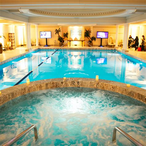 Chicago's top 5 kid-friendly hotel pools | Choose Chicago