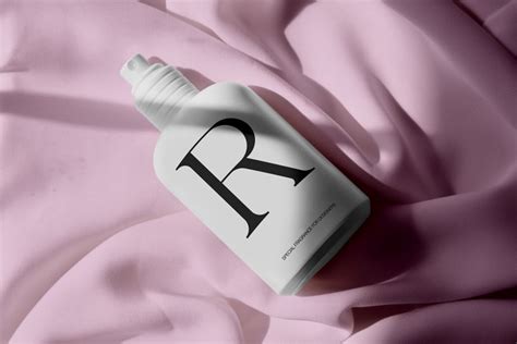 Perfume Bottle Mockup (3160413)