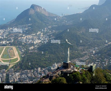 Christ the redeemer statue aerial hi-res stock photography and images ...