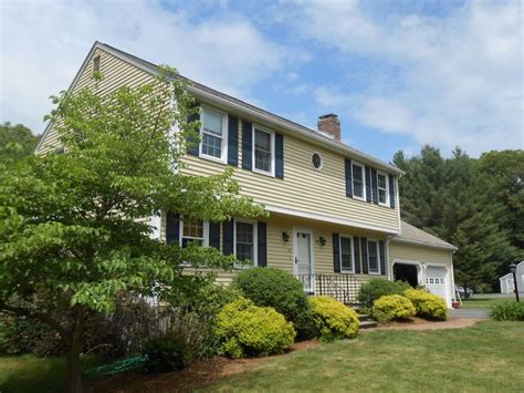 15 best What is a Garrison Colonial House Style? images on Pinterest