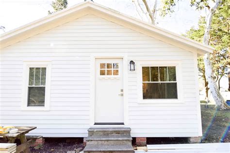 Gorgeous White Bungalow House - Life Tiny House