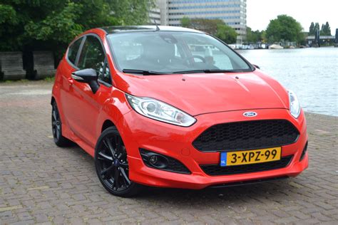 Test Ford Fiesta Red Edition - Racing red - Autoverhaal.nl