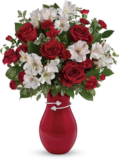 Teleflora's Pair Of Hearts Bouquet | Valentines flowers, Flower ...