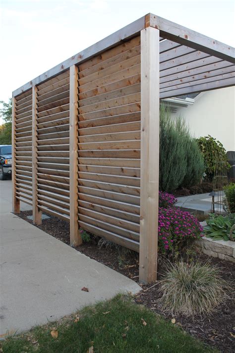 Louvered Garden Privacy Wall | Privacy screen outdoor, Backyard privacy ...