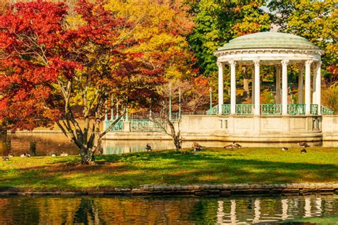 Rhode Island Fall Foliage: Small State, Big Color - Minneopa Orchards